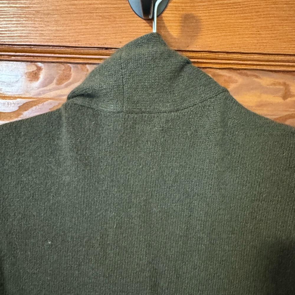 Neiman Marcus Dark Green Cashmere Cardigan - Picture 4 of 4